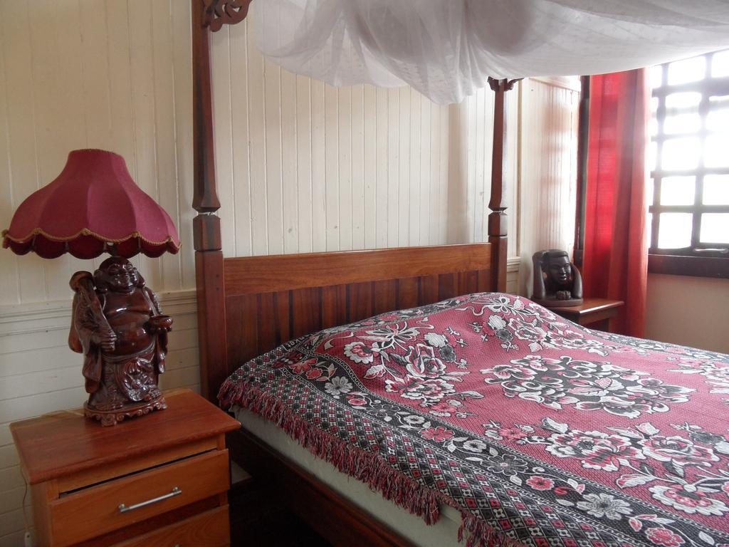 Guesthouse Un Pied-A-Terre Παραμαρίμπο Εξωτερικό φωτογραφία