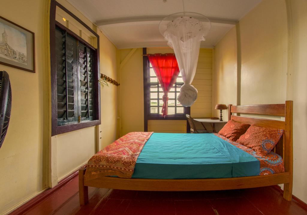 Guesthouse Un Pied-A-Terre Παραμαρίμπο Εξωτερικό φωτογραφία