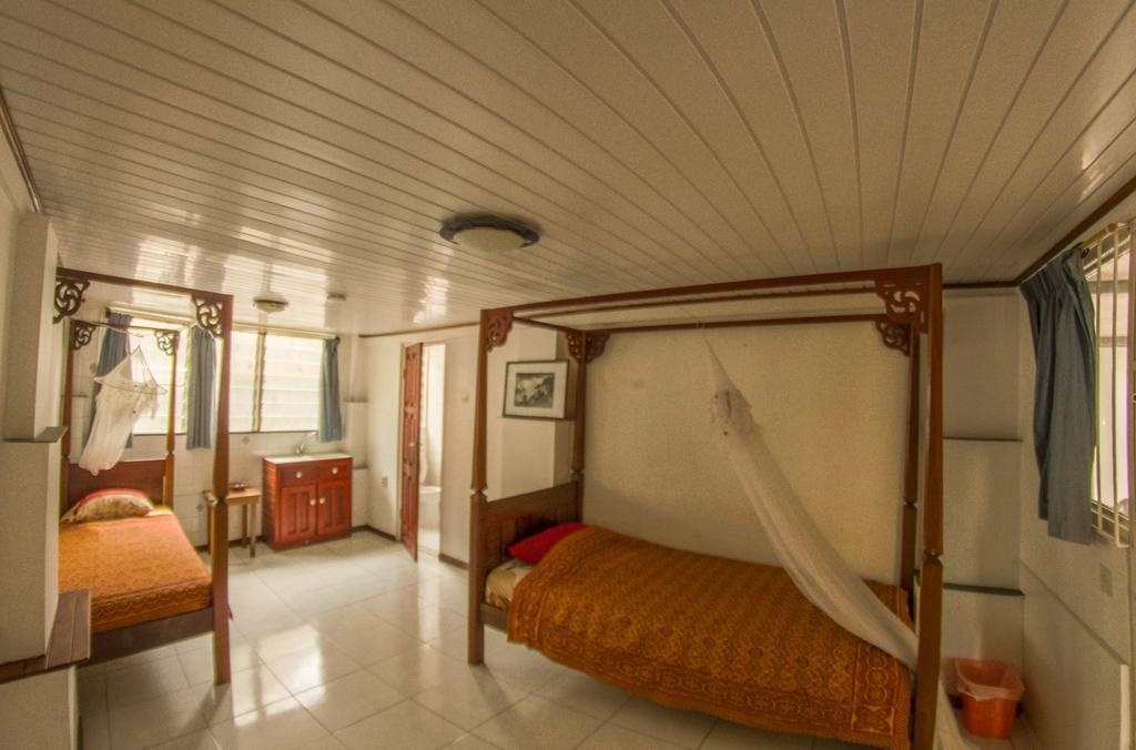 Guesthouse Un Pied-A-Terre Παραμαρίμπο Εξωτερικό φωτογραφία