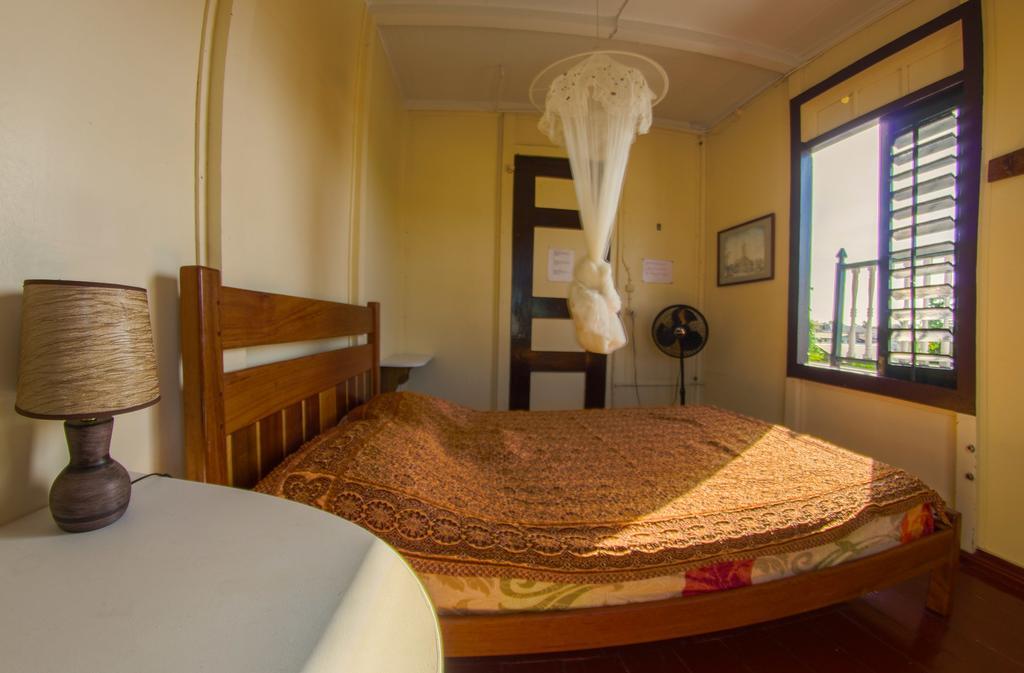 Guesthouse Un Pied-A-Terre Παραμαρίμπο Εξωτερικό φωτογραφία