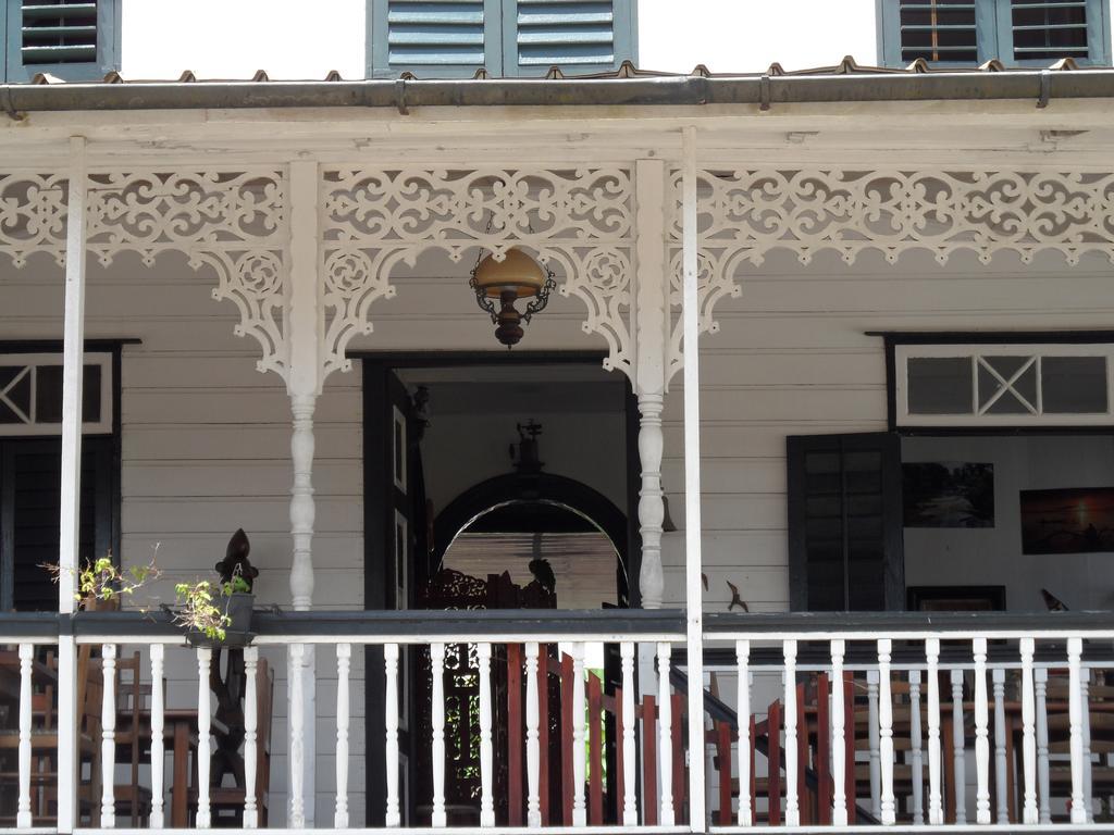 Guesthouse Un Pied-A-Terre Παραμαρίμπο Δωμάτιο φωτογραφία